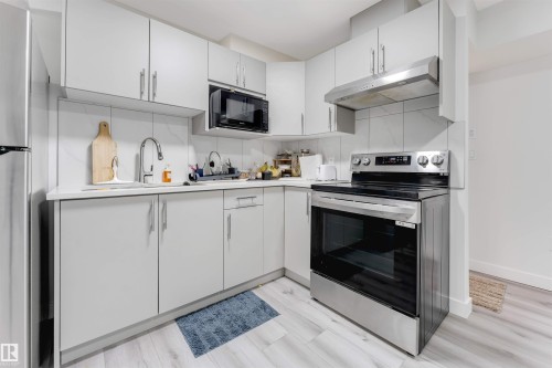 1217 29 Street, Edmonton, AB - Indoor Photo Showing Kitchen