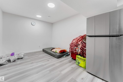 1217 29 Street, Edmonton, AB - Indoor