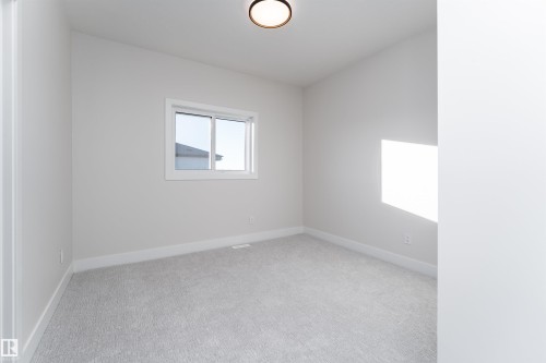 7077 Kiviaq Crescent, Edmonton, AB - Indoor Photo Showing Other Room