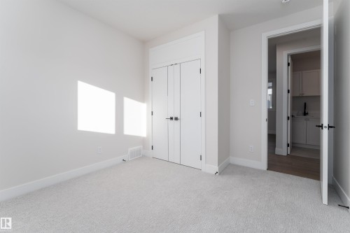 7077 Kiviaq Crescent, Edmonton, AB - Indoor Photo Showing Other Room
