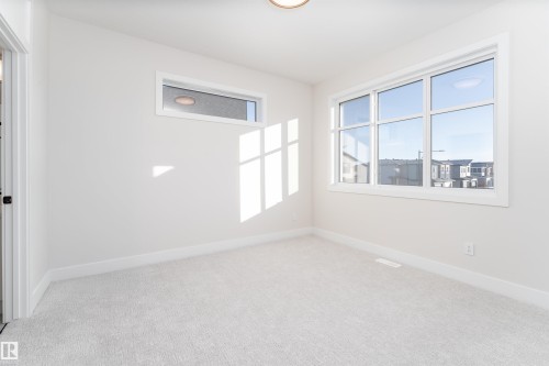 7077 Kiviaq Crescent, Edmonton, AB - Indoor Photo Showing Other Room