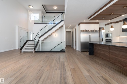 7077 Kiviaq Crescent, Edmonton, AB - Indoor Photo Showing Kitchen With Upgraded Kitchen