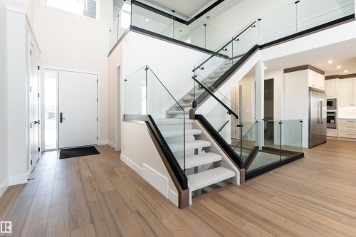 7077 Kiviaq Crescent, Edmonton, AB - Indoor Photo Showing Other Room