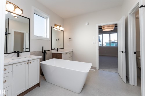 7077 Kiviaq Crescent, Edmonton, AB - Indoor