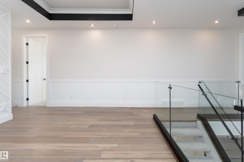 7077 Kiviaq Crescent, Edmonton, AB - Indoor Photo Showing Other Room