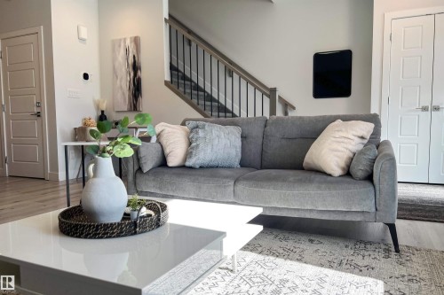 8040 Kiriak Link, Edmonton, AB - Indoor Photo Showing Living Room