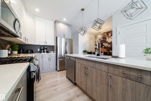 8040 Kiriak Link, Edmonton, AB - Indoor Photo Showing Kitchen With Double Sink With Upgraded Kitchen