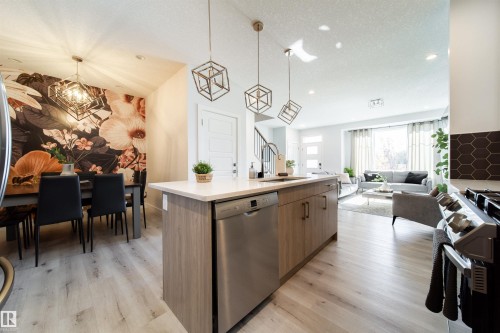 8040 Kiriak Link, Edmonton, AB - Indoor