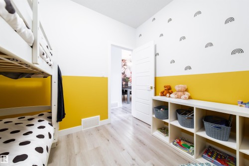 8040 Kiriak Link, Edmonton, AB - Indoor