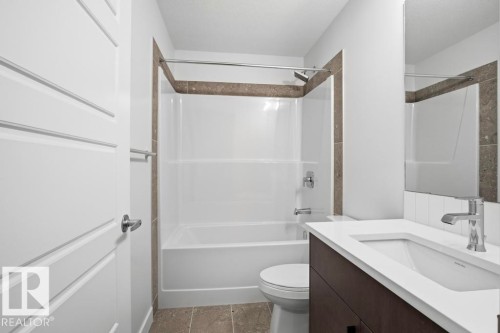 8636 Edgemont Link, Edmonton, AB - Indoor Photo Showing Bathroom