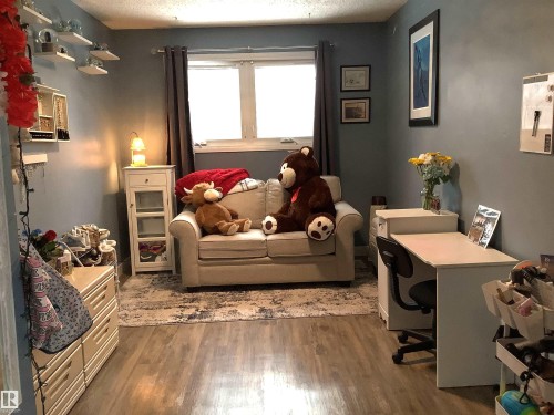 33 Arlington Drive, St. Albert, AB - Indoor