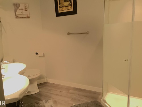33 Arlington Drive, St. Albert, AB - Indoor Photo Showing Bathroom
