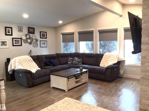 33 Arlington Drive, St. Albert, AB - Indoor Photo Showing Living Room