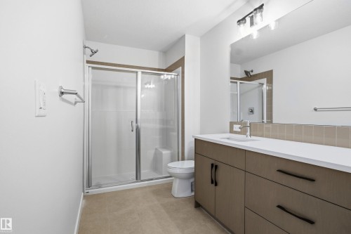 8964 Elves Loop, Edmonton, AB - Indoor Photo Showing Bathroom