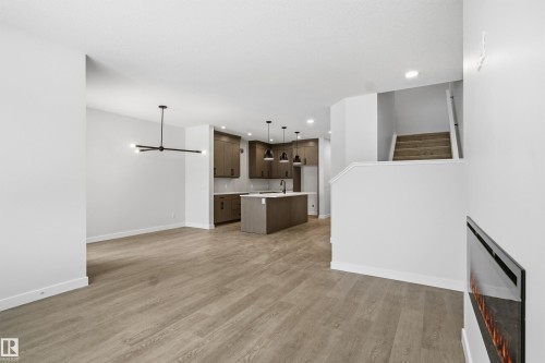 8964 Elves Loop, Edmonton, AB - Indoor Photo Showing Kitchen