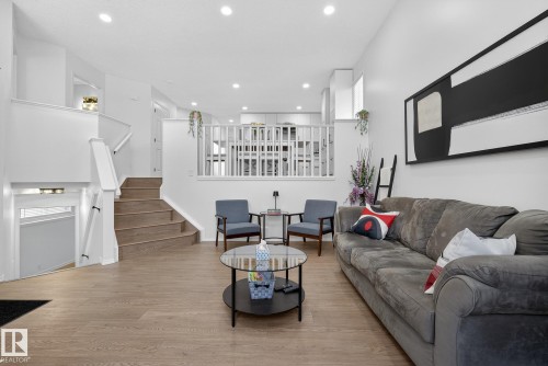 4503 149 Avenue, Edmonton, AB - Indoor Photo Showing Living Room