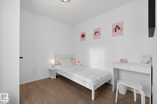 4503 149 Avenue, Edmonton, AB - Indoor Photo Showing Bedroom