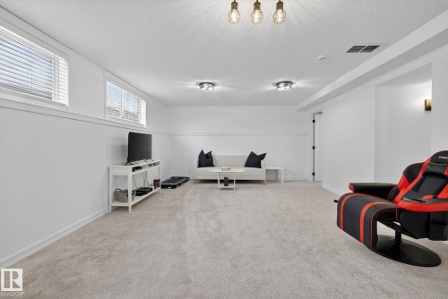 4503 149 Avenue, Edmonton, AB - Indoor