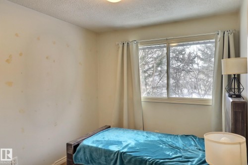 18285 84 Avenue, Edmonton, AB - Indoor Photo Showing Bedroom
