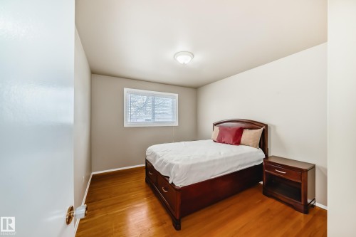 3629 117 Avenue, Edmonton, AB - Indoor Photo Showing Bedroom