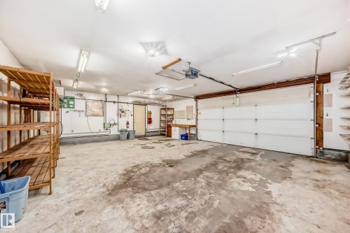 3629 117 Avenue, Edmonton, AB - Indoor Photo Showing Garage