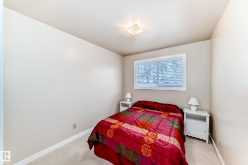 3629 117 Avenue, Edmonton, AB - Indoor Photo Showing Bedroom