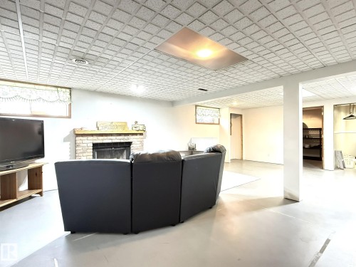 1 Bamber Place, Leduc, AB - Indoor