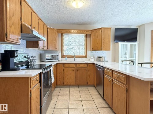 1 Bamber Place, Leduc, AB - Indoor Photo Showing Kitchen