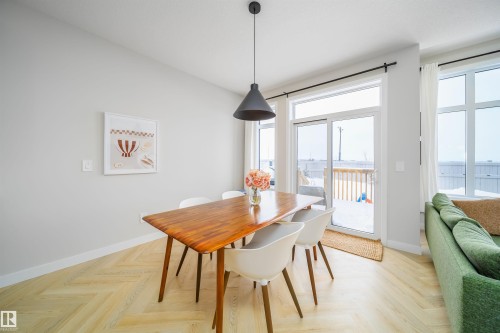 Dining room with baseboards and parquet floors - 15 Chambery Crescent, St. Albert, AB - Indoor Photo Showing Dining Room