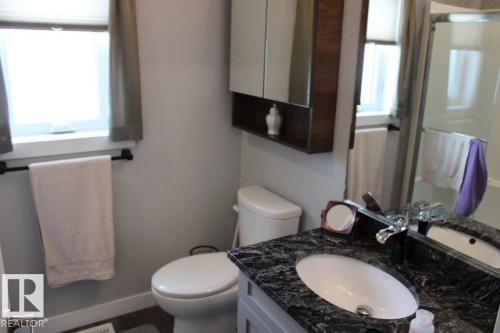 Full bathroom featuring vanity and a shower stall - 22 6519 46 Street, Wetaskiwin, AB - Indoor Photo Showing Bathroom