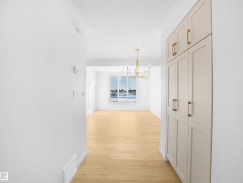 530 Uplands Drive, Edmonton, AB - Indoor Photo Showing Other Room