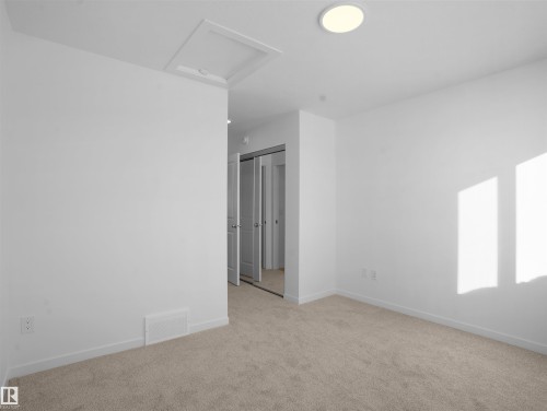 530 Uplands Drive, Edmonton, AB - Indoor Photo Showing Other Room