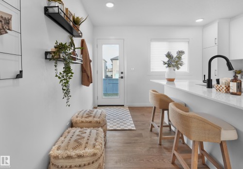 654 Uplands Drive, Edmonton, AB - Indoor Photo Showing Other Room