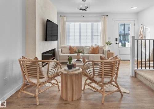 654 Uplands Drive, Edmonton, AB - Indoor Photo Showing Living Room With Fireplace