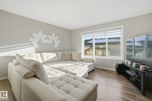 529 Crystallina Nera Drive, Edmonton, AB - Indoor Photo Showing Living Room