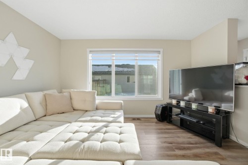 529 Crystallina Nera Drive, Edmonton, AB - Indoor Photo Showing Living Room