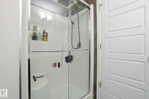 529 Crystallina Nera Drive, Edmonton, AB - Indoor Photo Showing Bathroom