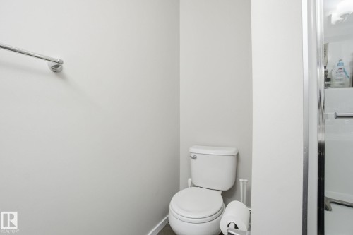 529 Crystallina Nera Drive, Edmonton, AB - Indoor Photo Showing Bathroom
