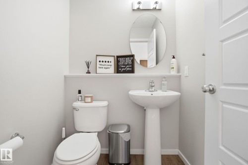 529 Crystallina Nera Drive, Edmonton, AB - Indoor Photo Showing Bathroom