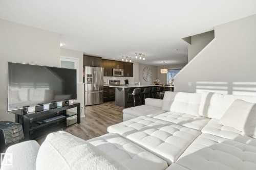 529 Crystallina Nera Drive, Edmonton, AB - Indoor Photo Showing Living Room