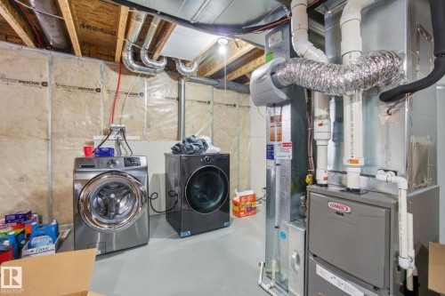 529 Crystallina Nera Drive, Edmonton, AB - Indoor Photo Showing Laundry Room