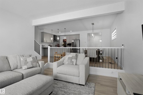 3888 Chrustawka Place, Edmonton, AB - Indoor Photo Showing Living Room