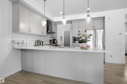 3888 Chrustawka Place, Edmonton, AB - Indoor Photo Showing Kitchen With Upgraded Kitchen