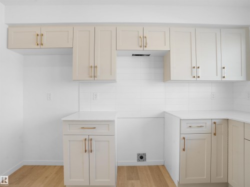 2706 Alces Way, Edmonton, AB - Indoor Photo Showing Kitchen