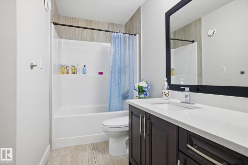 1005 Mcconachie Boulevard, Edmonton, AB - Indoor Photo Showing Bathroom