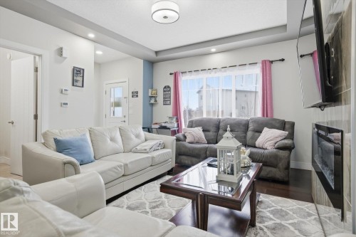 1005 Mcconachie Boulevard, Edmonton, AB - Indoor Photo Showing Living Room