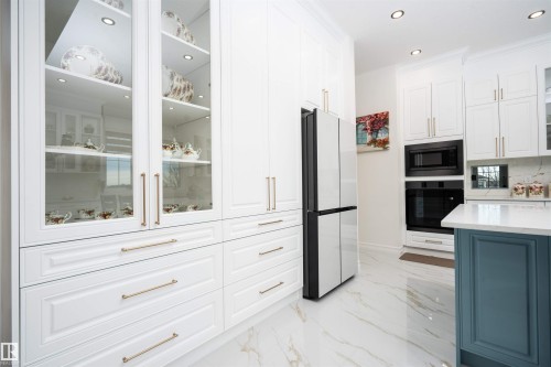 50452 Rge Rd 245, Rural Leduc County, AB - Indoor Photo Showing Kitchen