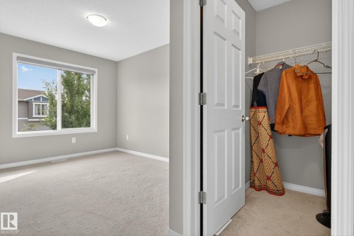 View of closet - 1717 Chapman Way, Edmonton, AB - Indoor
