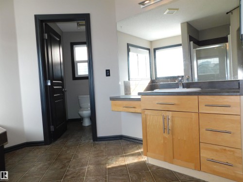 1239 Mckinney Crest, Edmonton, AB - Indoor