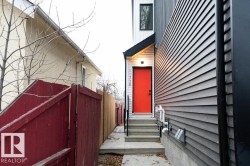 Entrance to property - 